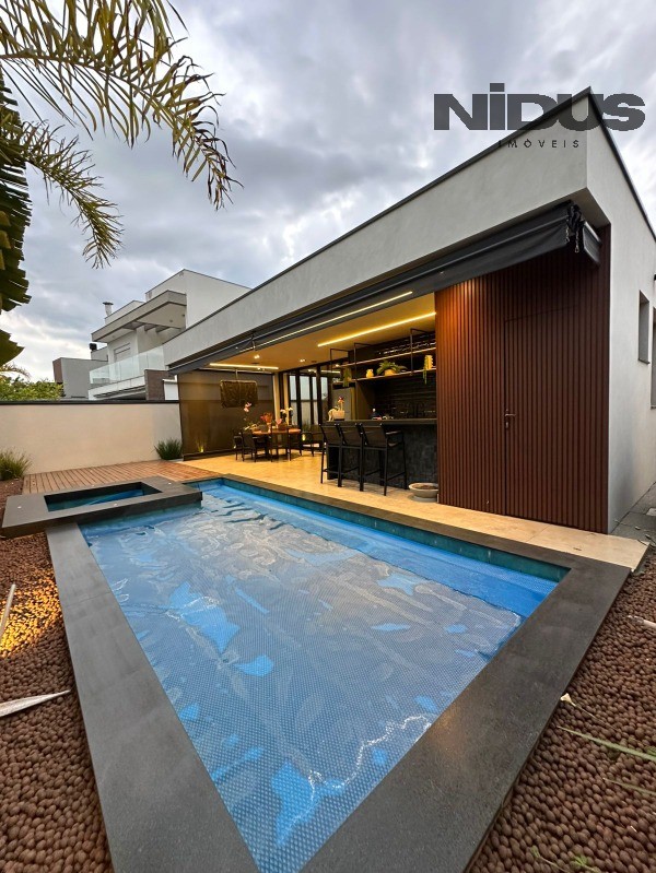 Casa, 3 quartos, 219 m² - Foto 28