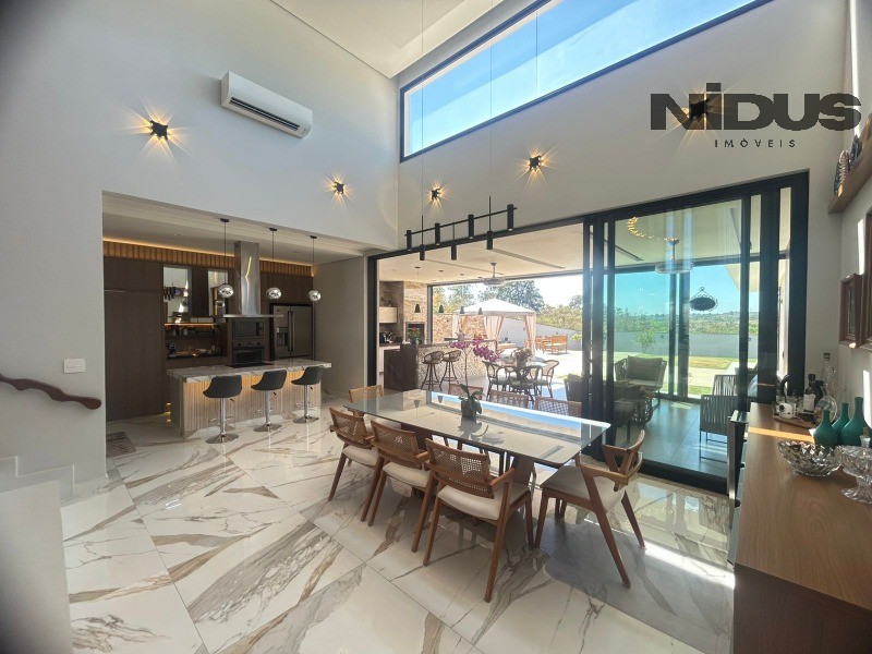 Casa, 3 quartos, 314 m² - Foto 1
