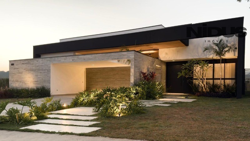 Casa, 3 quartos, 233 m² - Foto 1