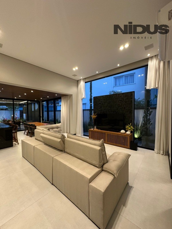 Casa, 3 quartos, 219 m² - Foto 14