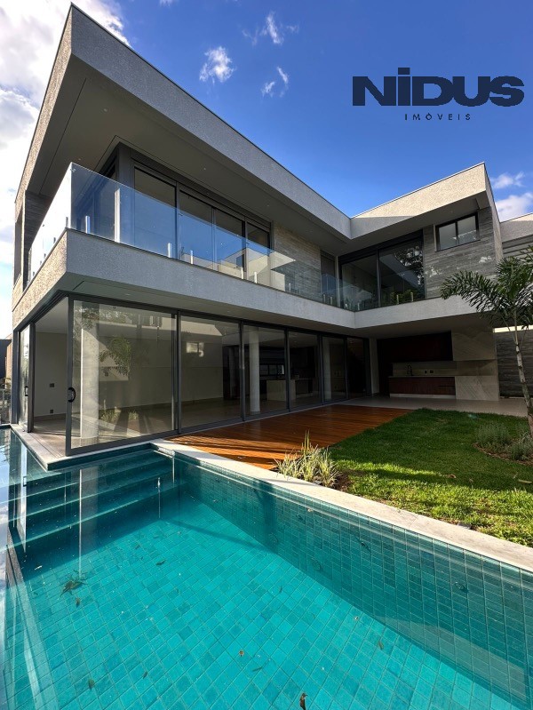 Casa, 4 quartos, 388 m² - Foto 1