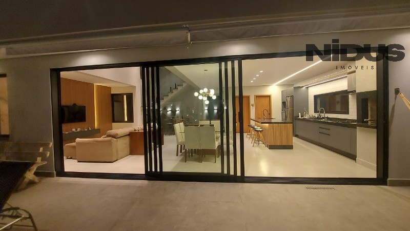 Casa, 3 quartos, 275 m² - Foto 2