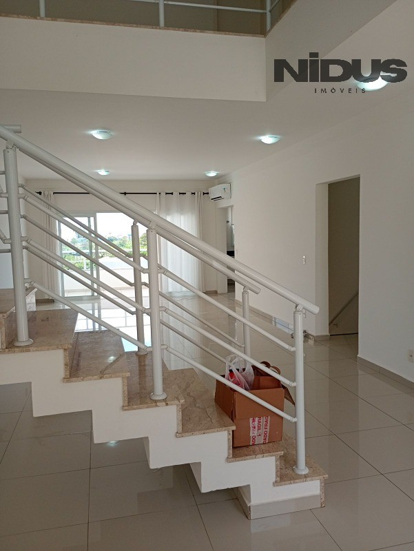 Casa, 4 quartos, 270 m² - Foto 1