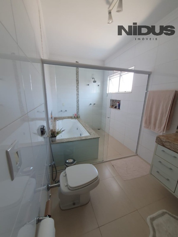 Casa, 3 quartos, 268 m² - Foto 25