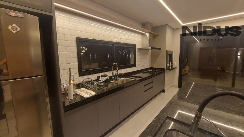 Casa, 3 quartos, 275 m² - Foto 3