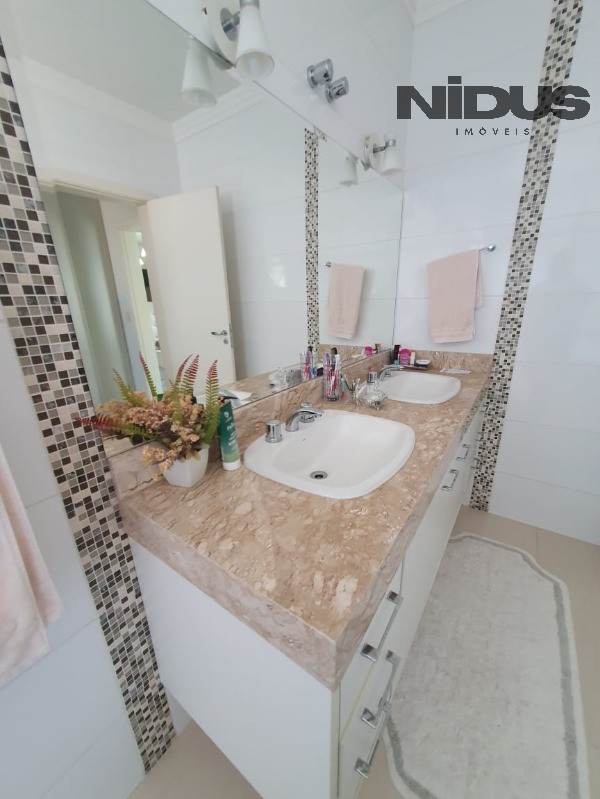 Casa, 3 quartos, 268 m² - Foto 23