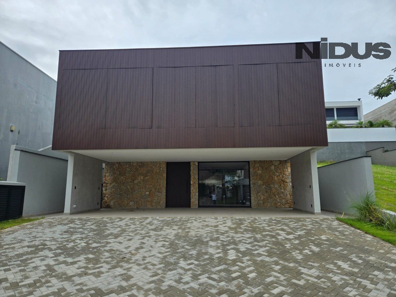 Casa, 3 quartos, 410 m² - Foto 1