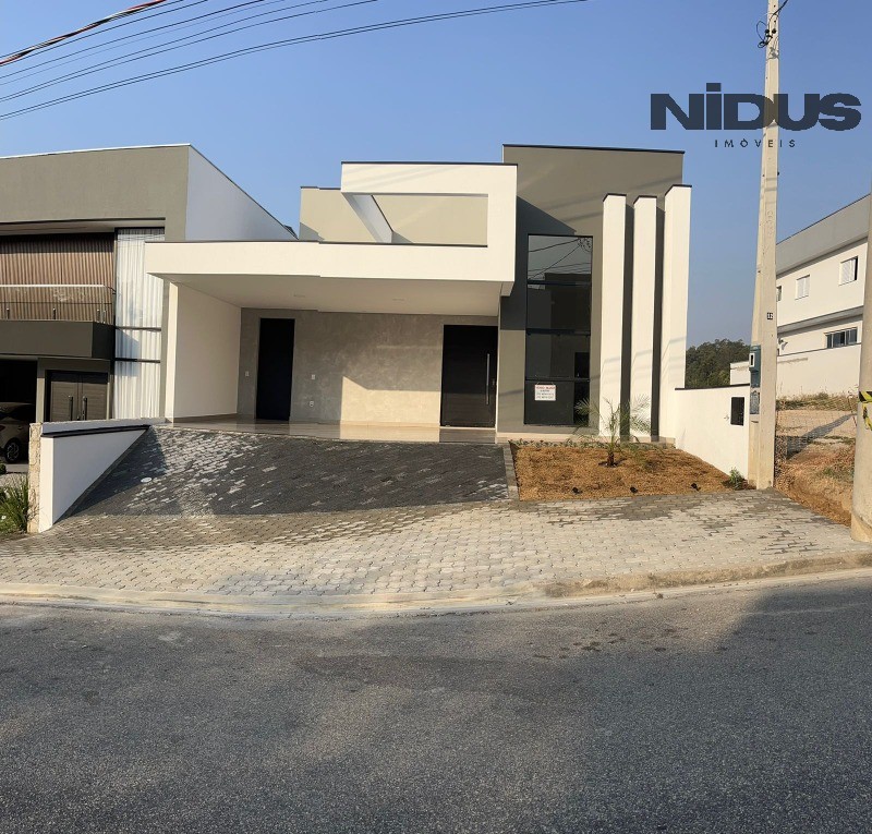 Casa, 3 quartos, 198 m² - Foto 1