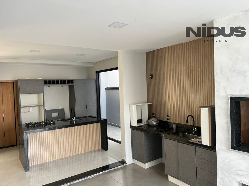 Casa, 3 quartos, 198 m² - Foto 2