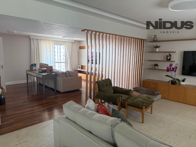 Apartamento, 4 quartos, 241 m² - Foto 1