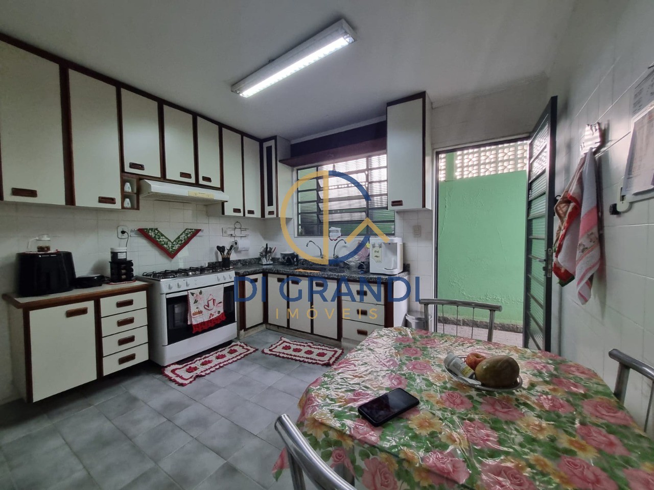 Casa, 3 quartos, 230 m² - Foto 1