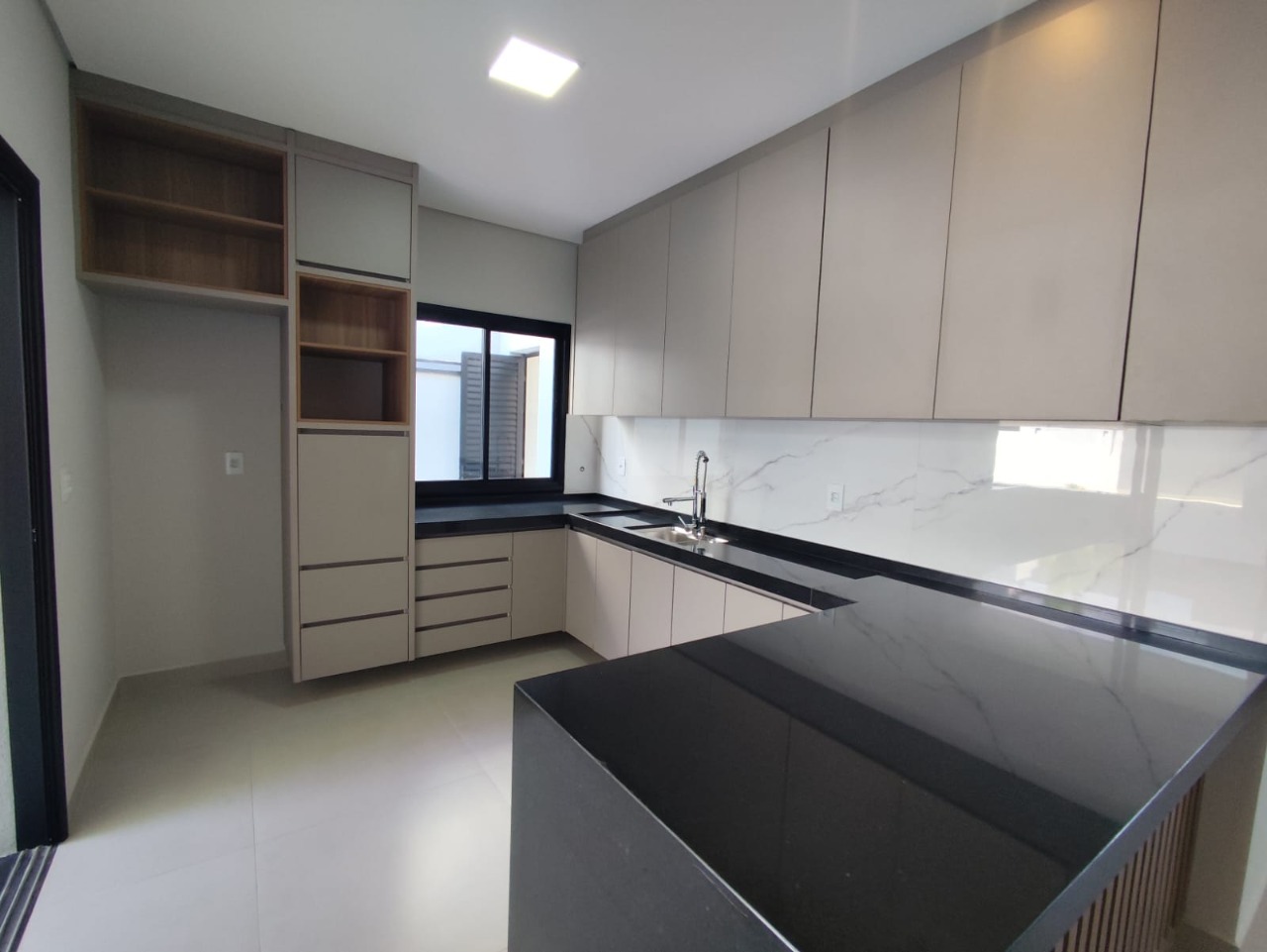 Casa, 3 quartos - Foto 1