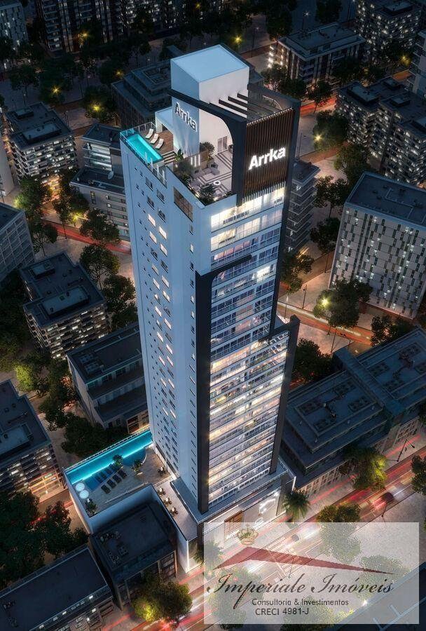 Apartamento de Luxo à venda no Centro de Balneário Camboriú-SC: 4 quartos, 4 suítes, 2 salas, 6 banheiros, 3 vagas, 143m².