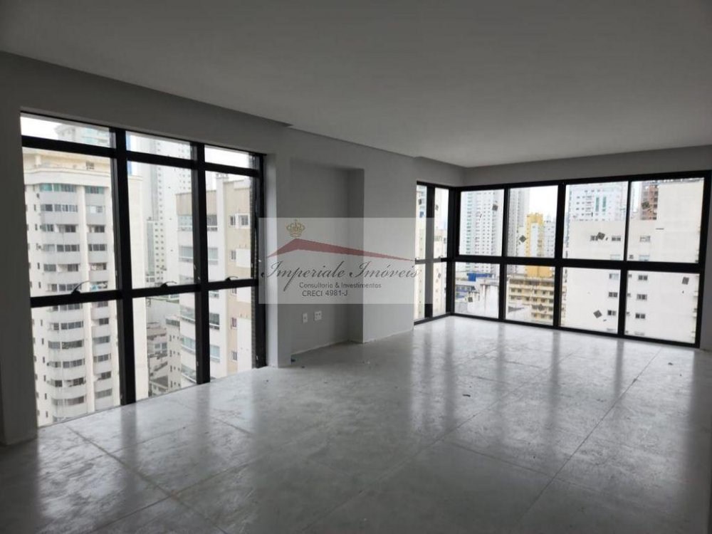 Apartamento de Luxo à Venda em Balneário Camboriú - 3 Quartos, 3 Suítes, 2 Salas, 4 Banheiros - Imperdível!