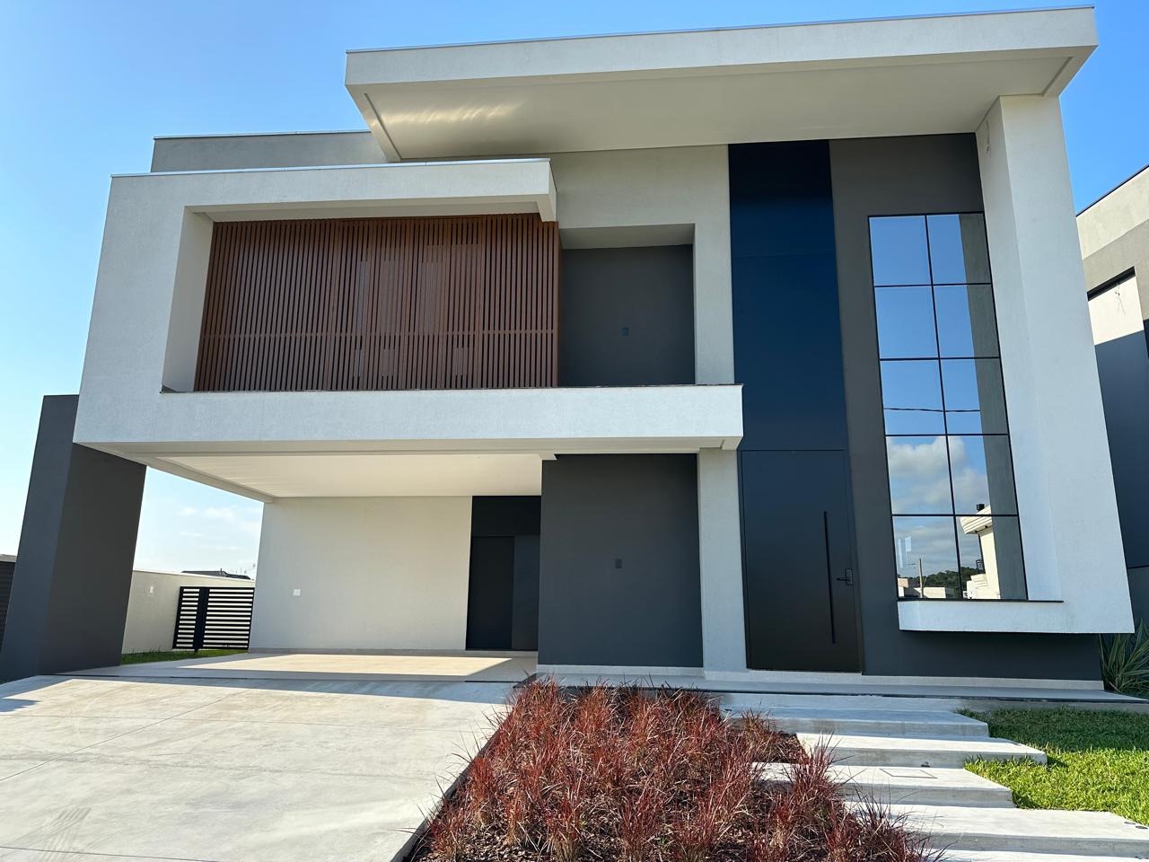 Casa de luxo em condomínio: 4 quartos, 4 suítes, 3 salas, 4 