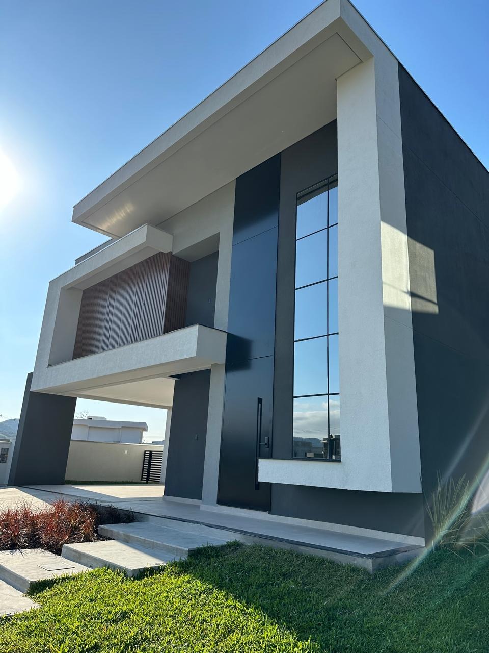 Casa de luxo em condomínio: 4 quartos, 4 suítes, 3 salas, 4 