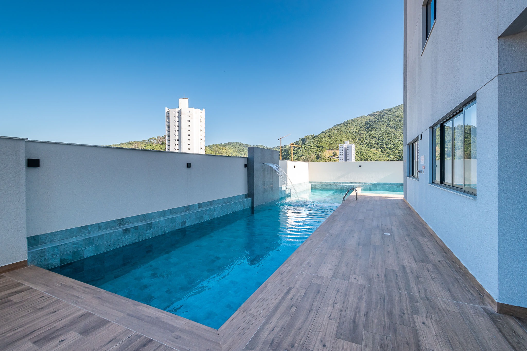 Imperdível: Apartamento à venda em Itajaí-SC, bairro Fazenda, 2 quartos, 2 suítes, 2 salas, 1 vaga de garagem, 73,46 m².