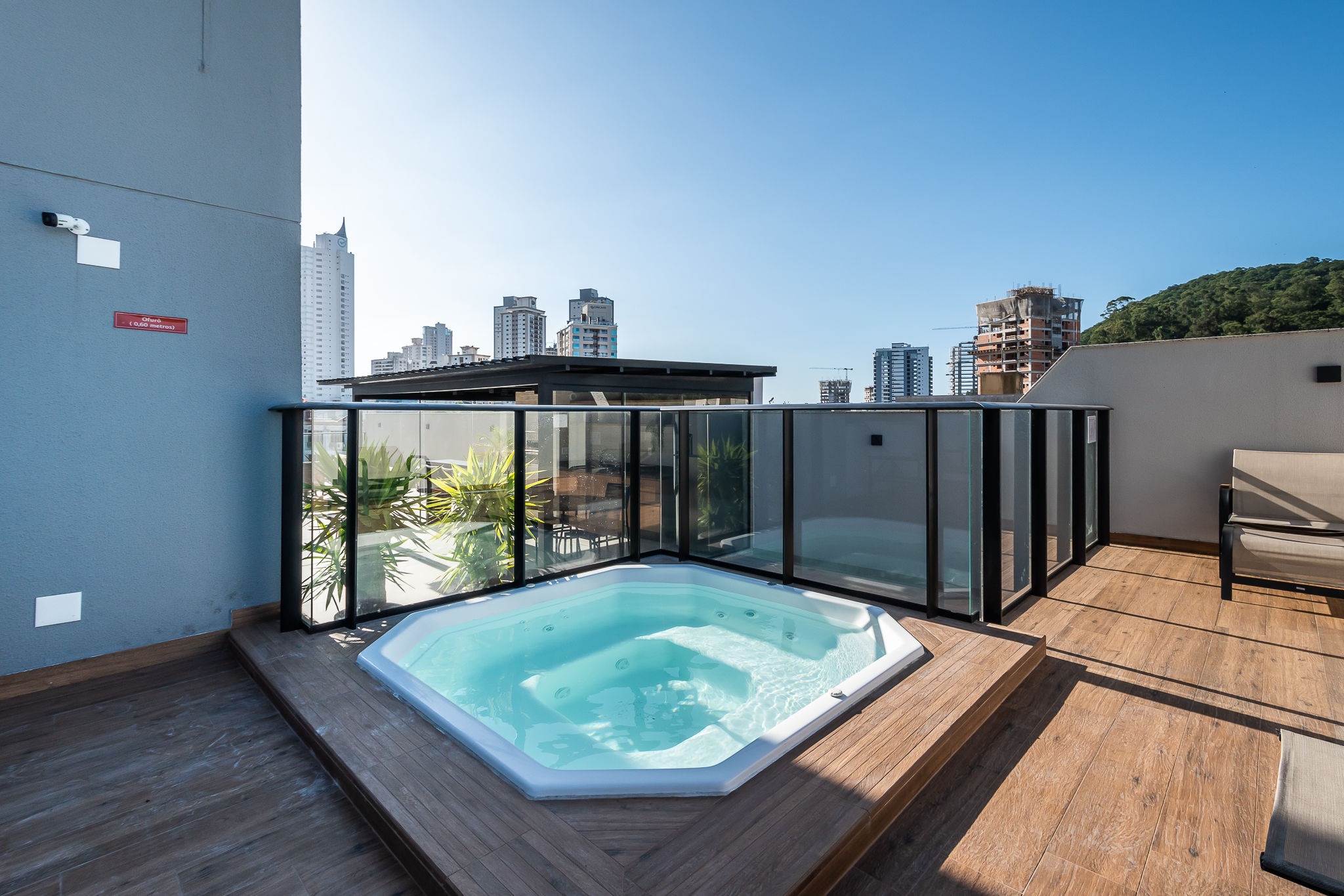 Imperdível: Apartamento à venda em Itajaí-SC, bairro Fazenda, 2 quartos, 2 suítes, 2 salas, 1 vaga de garagem, 73,46 m².