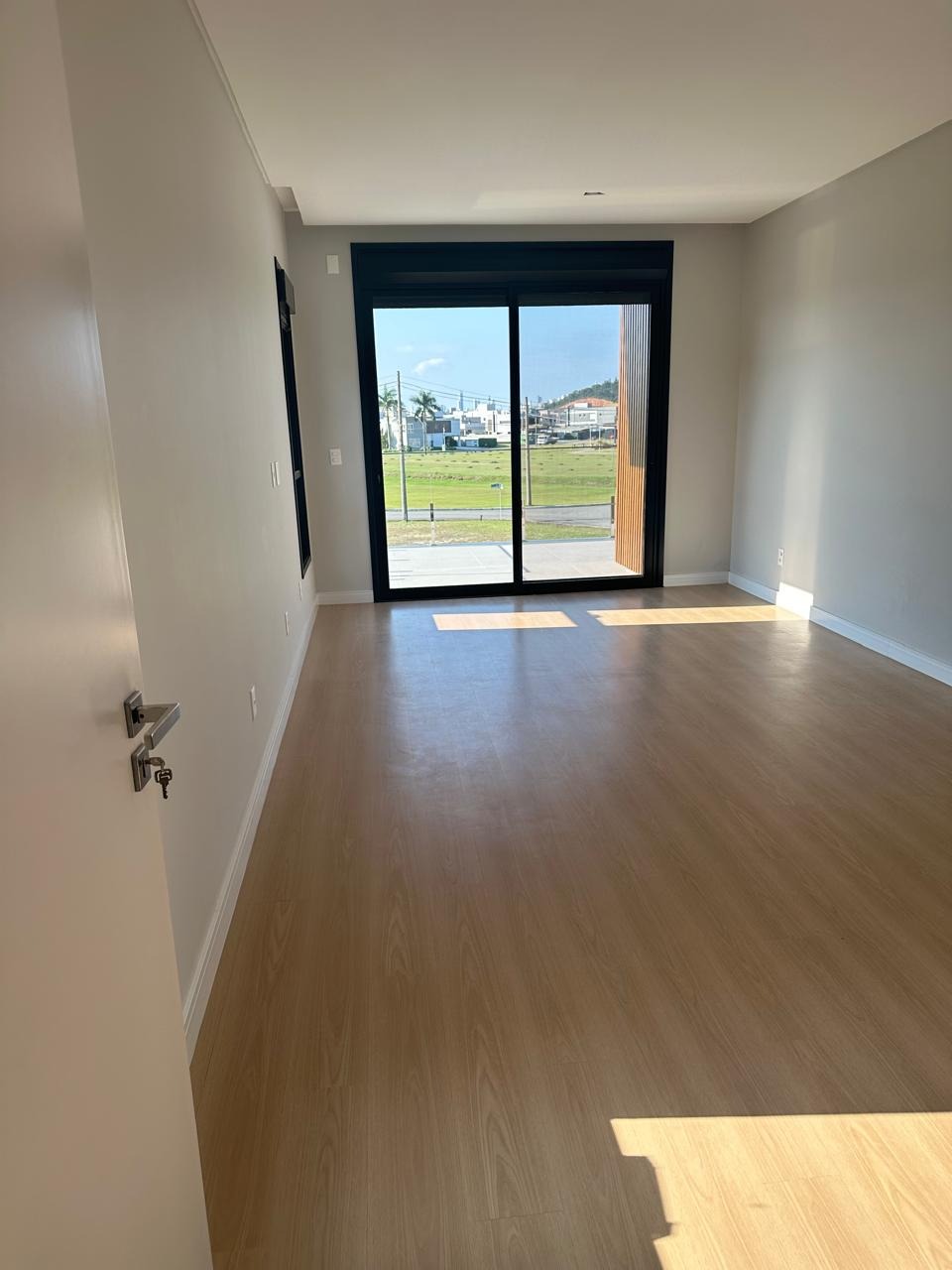 Casa de luxo em condomínio: 4 quartos, 4 suítes, 3 salas, 4 