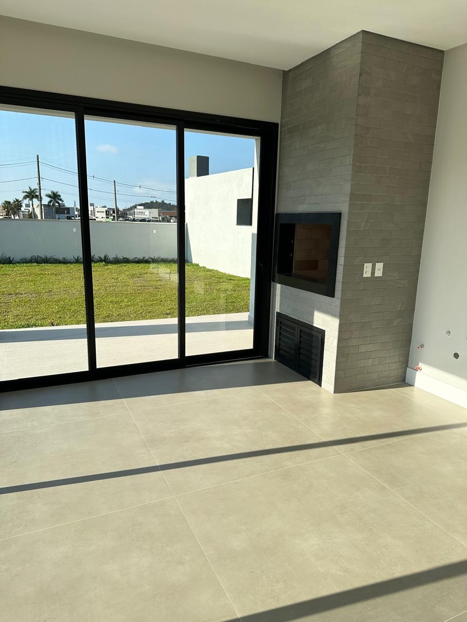 Casa de luxo em condomínio: 4 quartos, 4 suítes, 3 salas, 4 