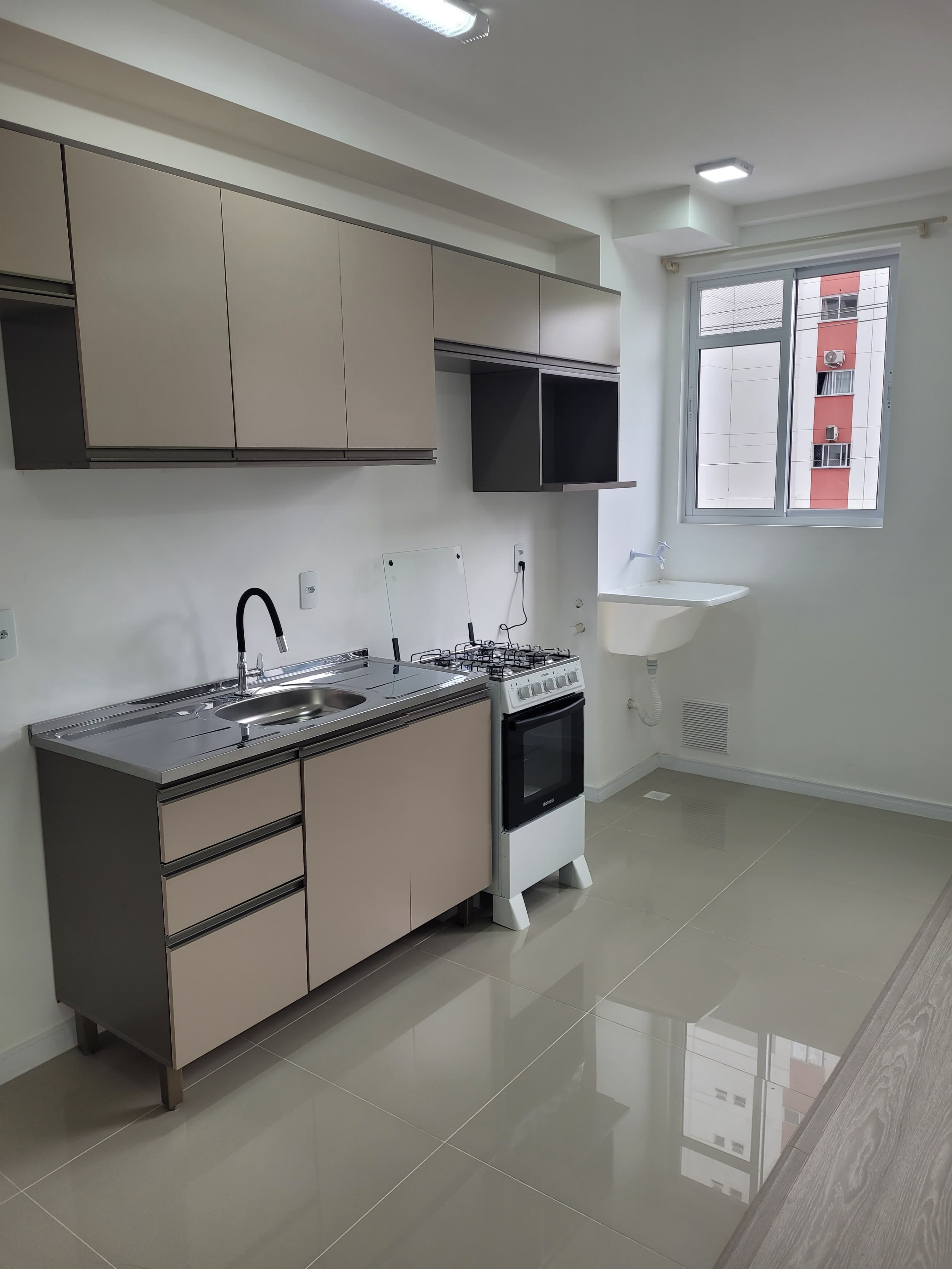Apartamento para locação na Ressacada, Itajaí-SC: 2 quartos, 2 salas, 1 vaga de garagem, 56m²! Aproveite já!