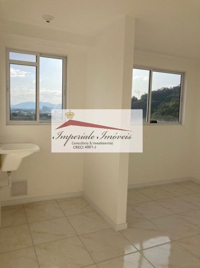 Apartamento à venda em Itajaí-SC, no bairro Carvalho! 2 quartos, 2 salas, 1 banheiro, 1 vaga de garagem, 58,35 m².