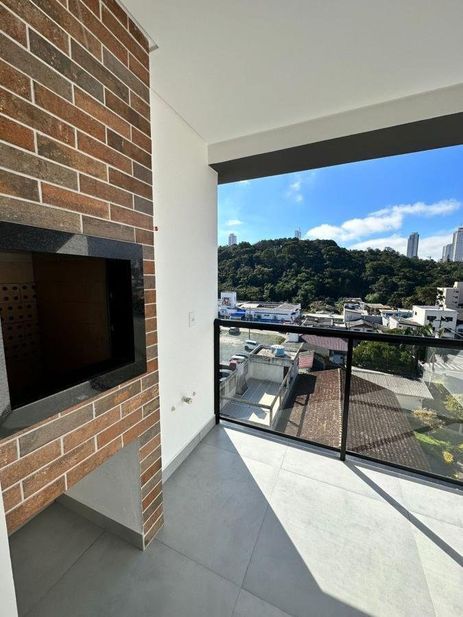 Apartamento à venda em balneário camboriú-sc, ariribá: 2 qua