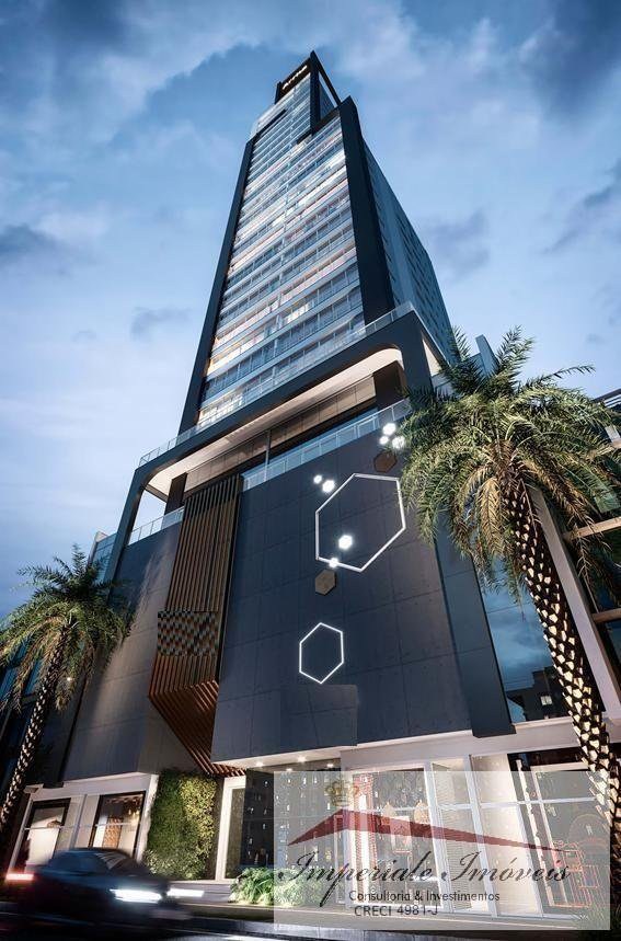 Apartamento de Luxo à venda no Centro de Balneário Camboriú-SC: 4 quartos, 4 suítes, 2 salas, 6 banheiros, 3 vagas, 143m².