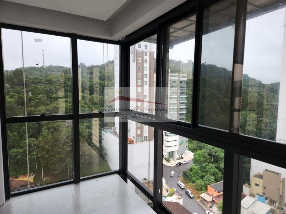Apartamento de Luxo à Venda em Balneário Camboriú - 3 Quartos, 3 Suítes, 2 Salas, 4 Banheiros - Imperdível!