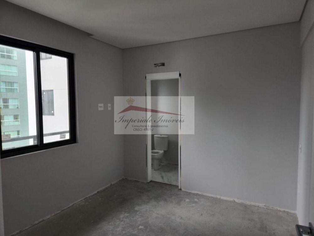 Apartamento de Luxo à Venda em Balneário Camboriú - 3 Quartos, 3 Suítes, 2 Salas, 4 Banheiros - Imperdível!