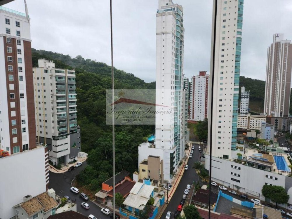 Apartamento de Luxo à Venda em Balneário Camboriú - 3 Quartos, 3 Suítes, 2 Salas, 4 Banheiros - Imperdível!