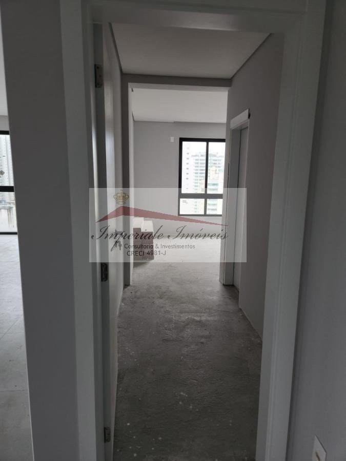 Apartamento de Luxo à Venda em Balneário Camboriú - 3 Quartos, 3 Suítes, 2 Salas, 4 Banheiros - Imperdível!