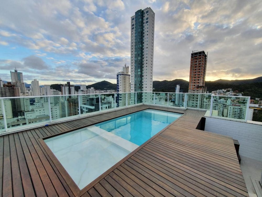 Cobertura de luxo à venda em balneário camboriú-sc, no bairr