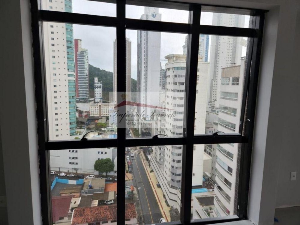 Apartamento de Luxo à Venda em Balneário Camboriú - 3 Quartos, 3 Suítes, 2 Salas, 4 Banheiros - Imperdível!
