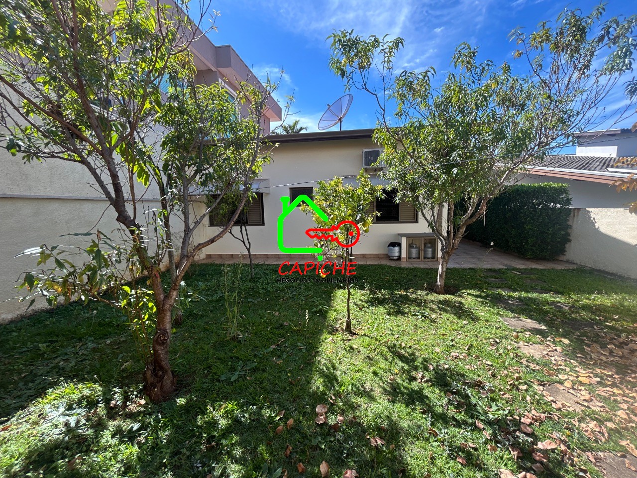 Casa para alugar com 3 quartos, 400m² - Foto 23