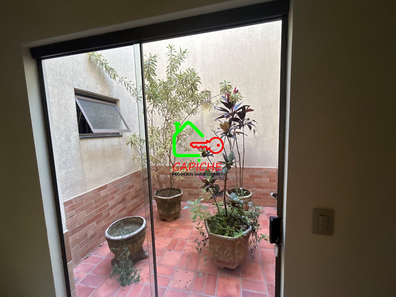 Casa para alugar com 3 quartos, 400m² - Foto 11
