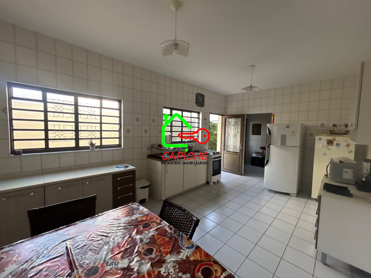 Casa para alugar com 3 quartos, 400m² - Foto 12