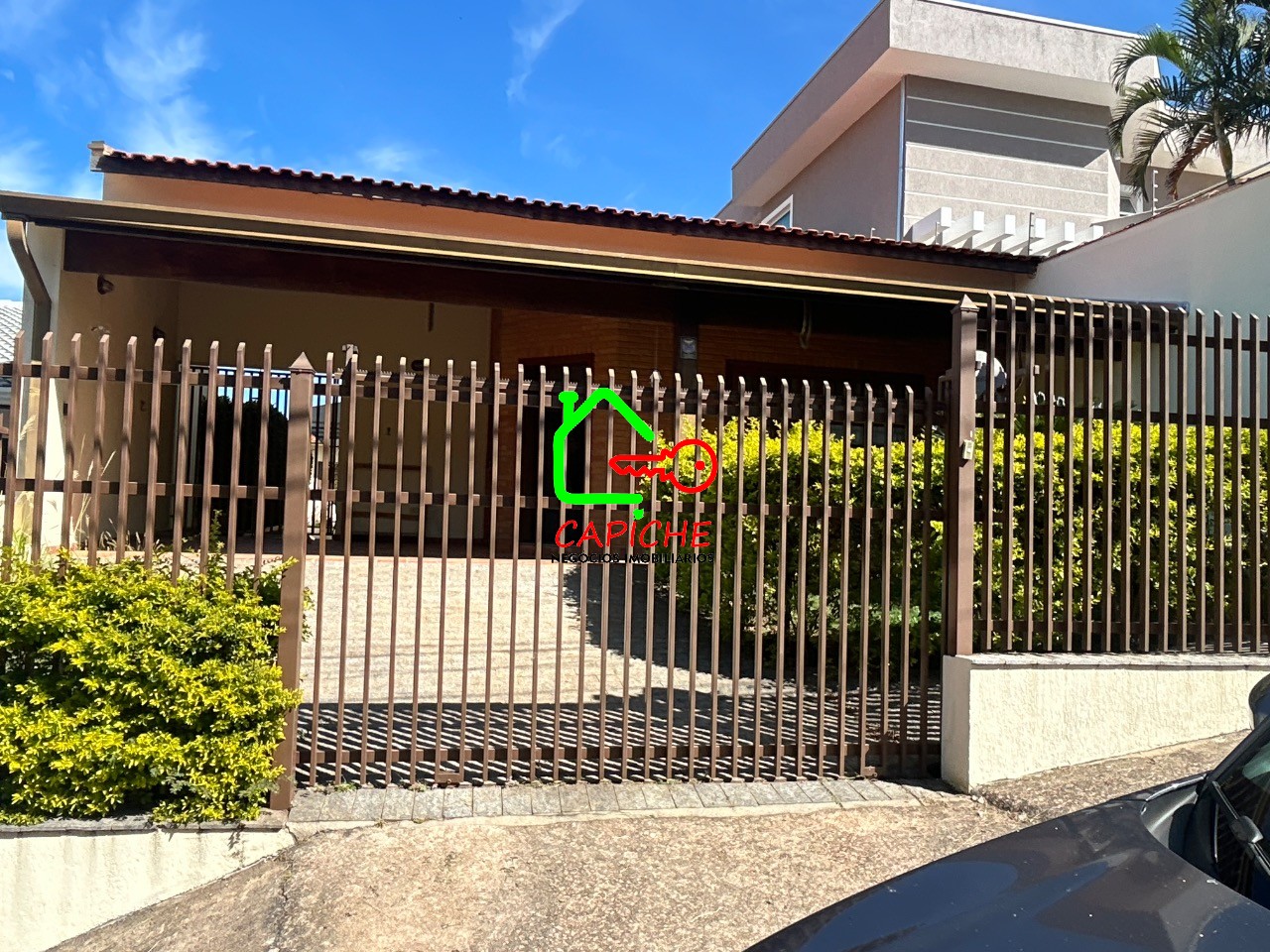 Casa para alugar com 3 quartos, 400m² - Foto 1
