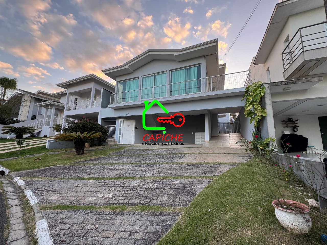 Casa de Condomínio para alugar com 4 quartos, 310m² - Foto 3