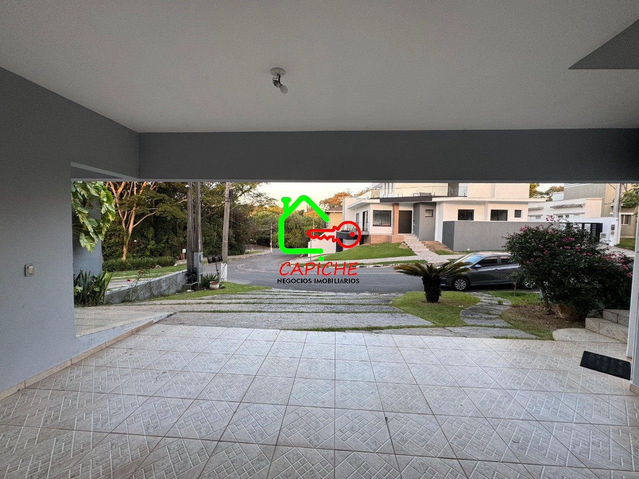Casa de Condomínio para alugar com 4 quartos, 310m² - Foto 4