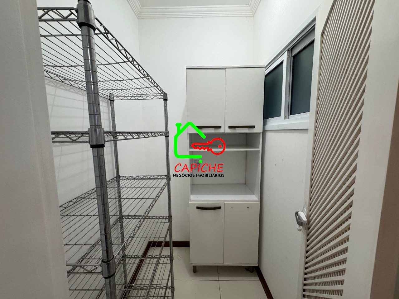 Casa de Condomínio para alugar com 4 quartos, 310m² - Foto 9