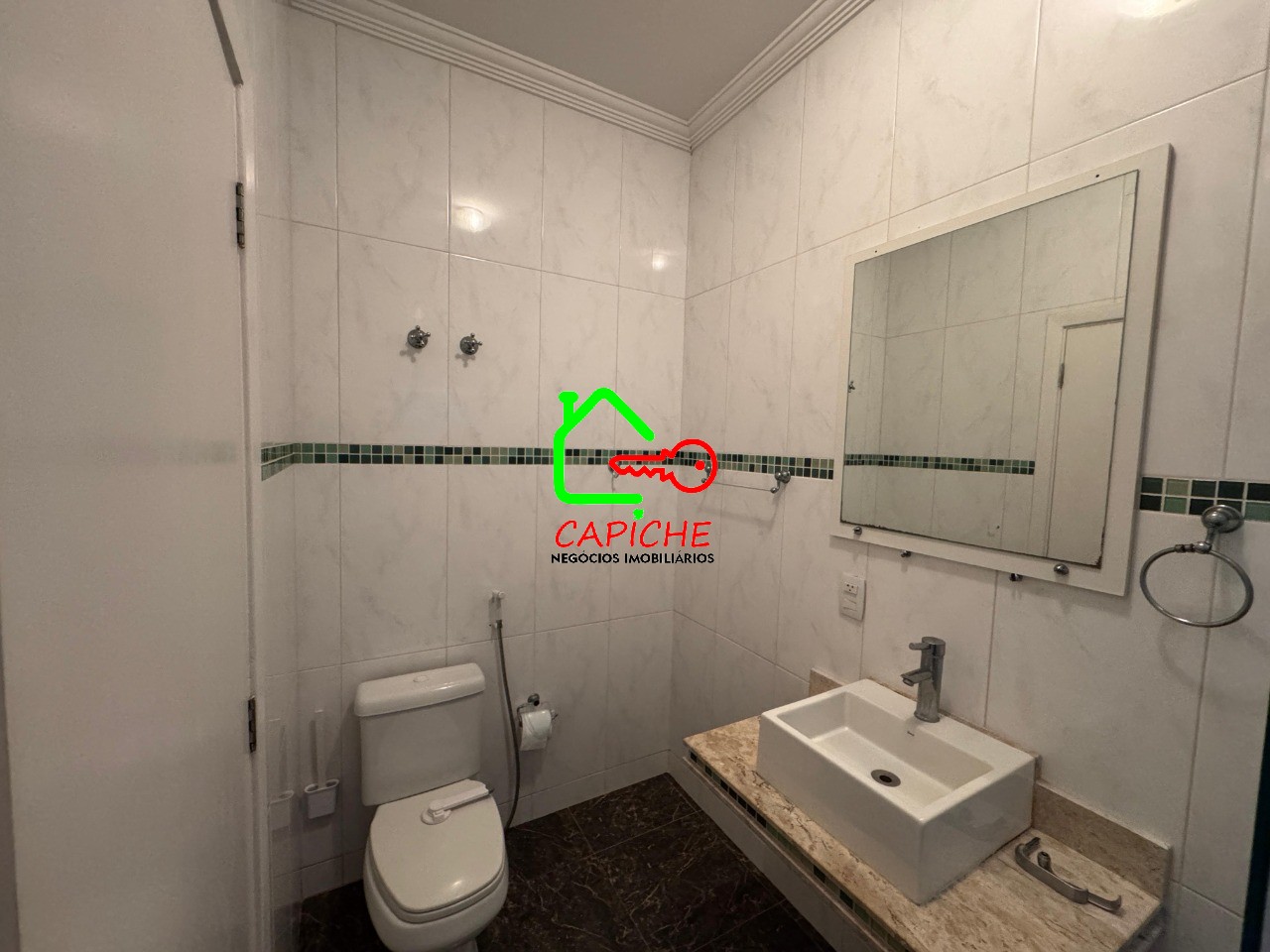 Casa de Condomínio para alugar com 4 quartos, 310m² - Foto 13