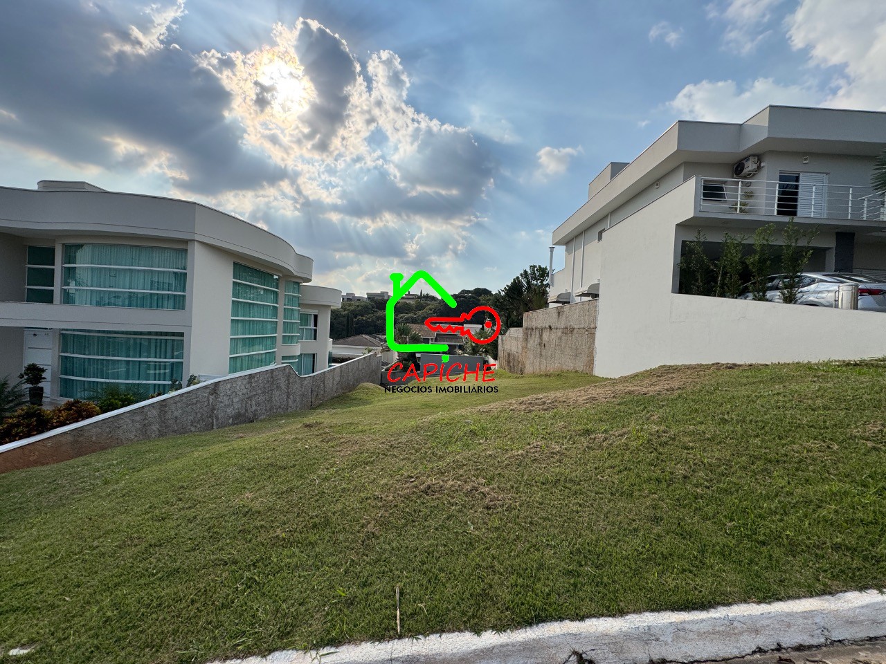Terreno à venda, 600m² - Foto 1