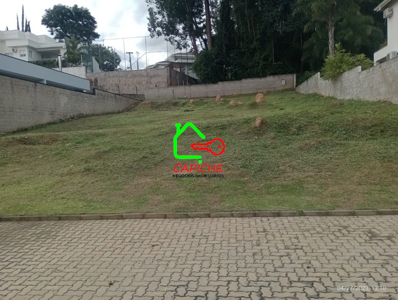 Terreno à venda, 840m² - Foto 1