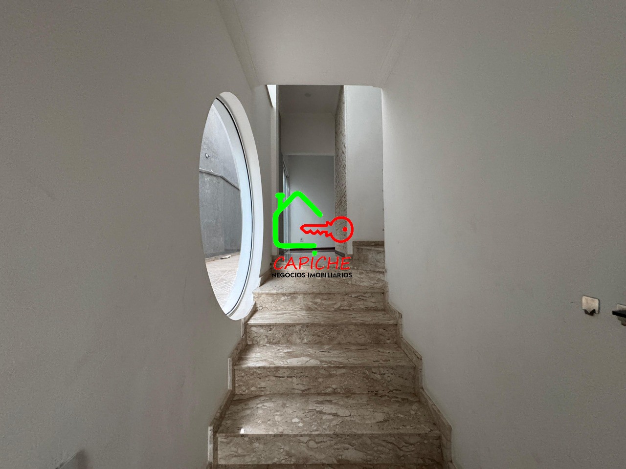 Casa de Condomínio para alugar com 4 quartos, 310m² - Foto 5