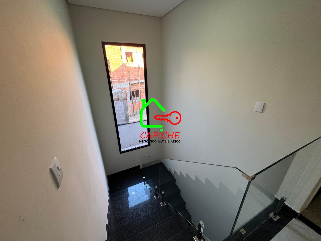 Casa de Condomínio à venda com 3 quartos, 325m² - Foto 2