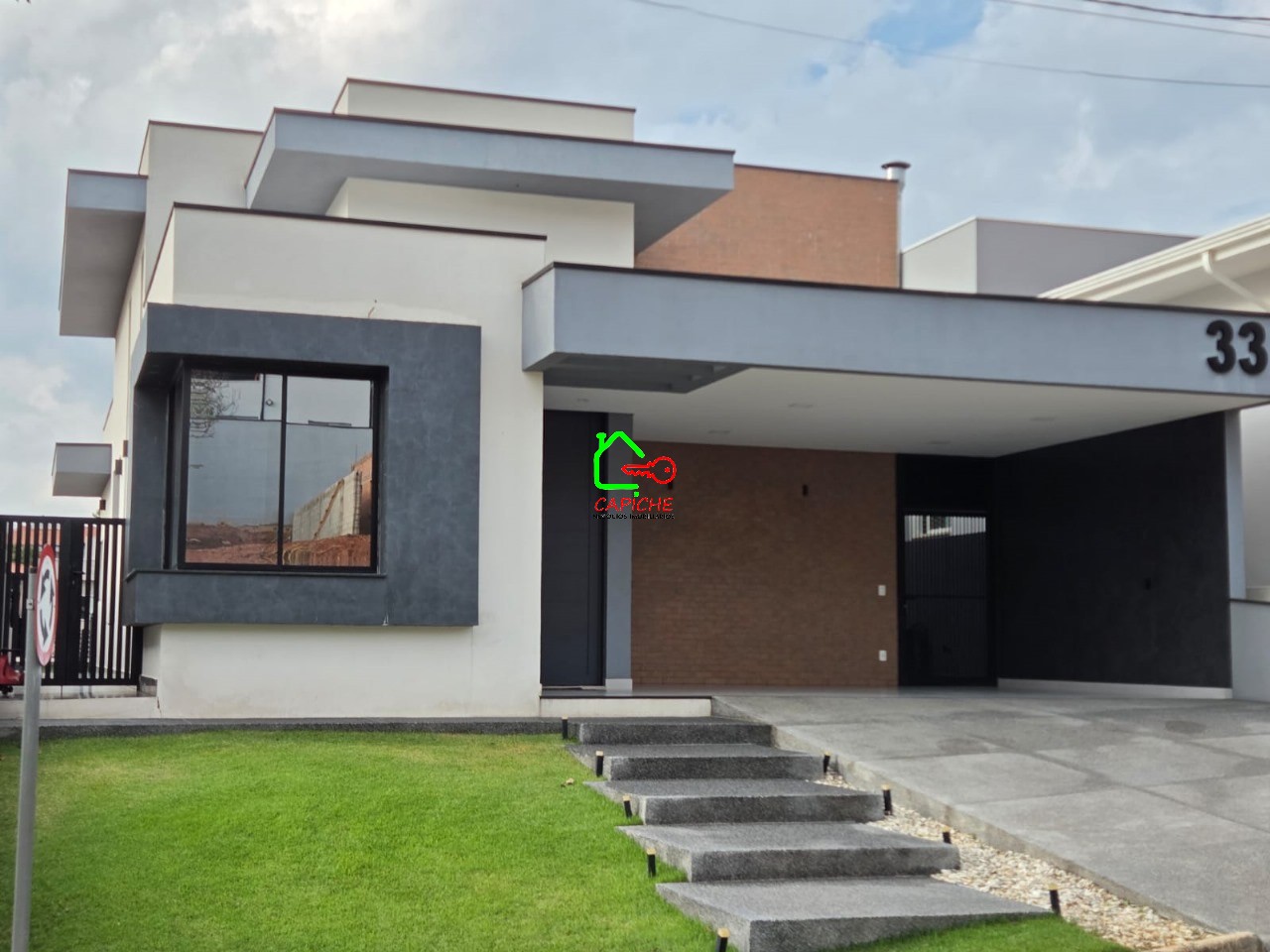 Casa de Condomínio à venda com 3 quartos, 360m² - Foto 1