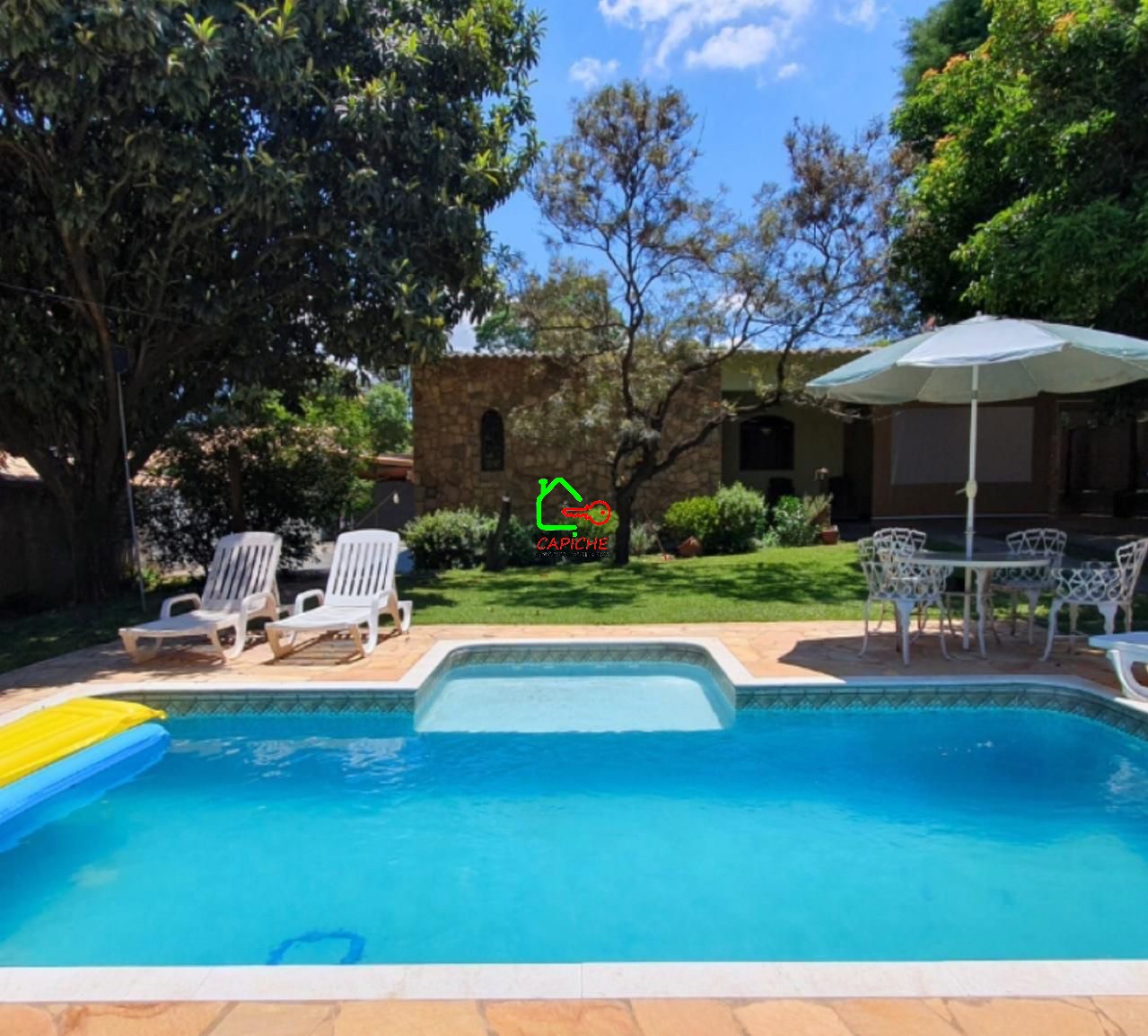 Casa de Condomínio à venda com 6 quartos, 256m² - Foto 1