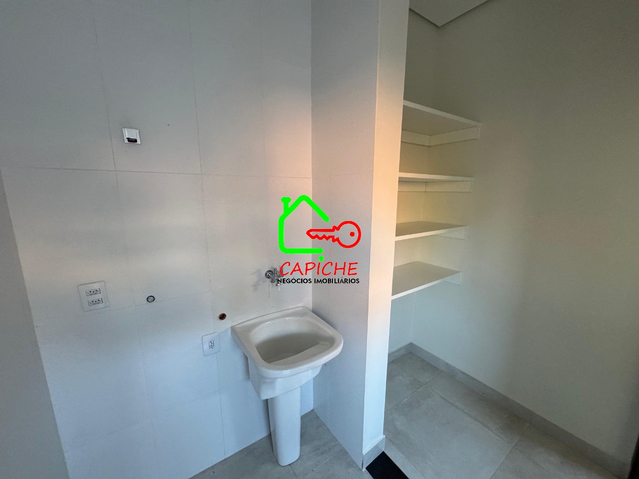 Casa de Condomínio à venda com 3 quartos, 325m² - Foto 4