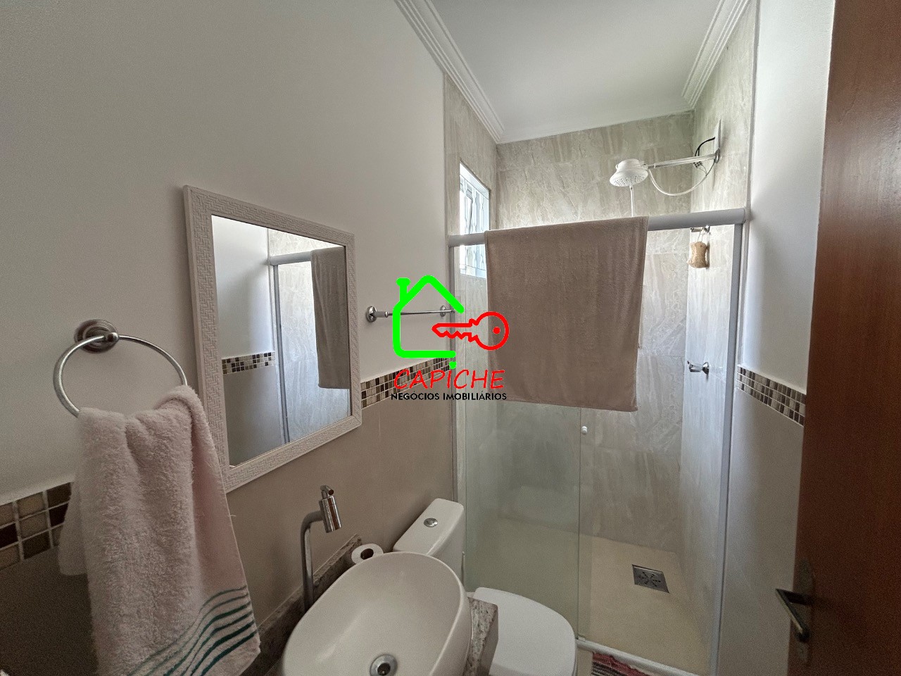 Casa à venda com 4 quartos, 240m² - Foto 18